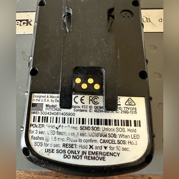 DeLorme inReach SE Satellite Communicator Model INRCH20 Handheld GPS Transmitter - Picture 9 of 11